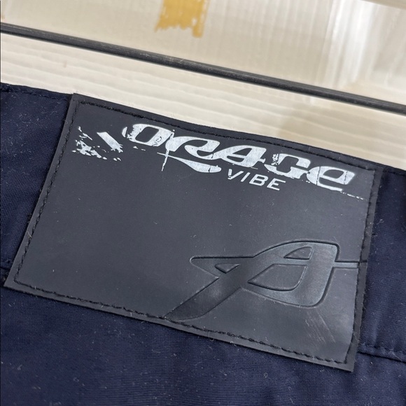 Orage vibe ski/snowboarding pants with DuPont lining. Thermal lining/waterproof - Picture 7 of 11
